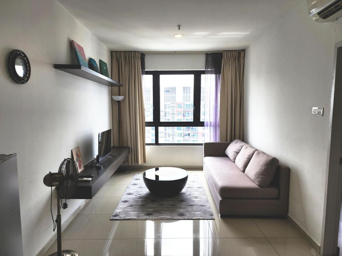 Lavender Suite # Shah Alam I-City Block B Homestay # 2R1B #Free Wifi & Parking Exterior photo