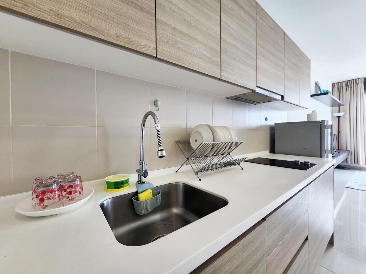 Lavender Suite # Shah Alam I-City Block B Homestay # 2R1B #Free Wifi & Parking Exterior photo