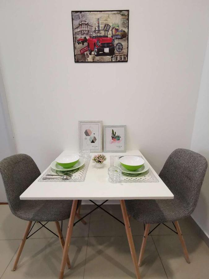 Lavender Suite # Shah Alam I-City Block B Homestay # 2R1B #Free Wifi & Parking Exterior photo